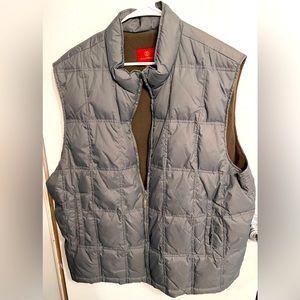 Gray Cole Haan XXL down vest w/ full zipper. Two pockets.